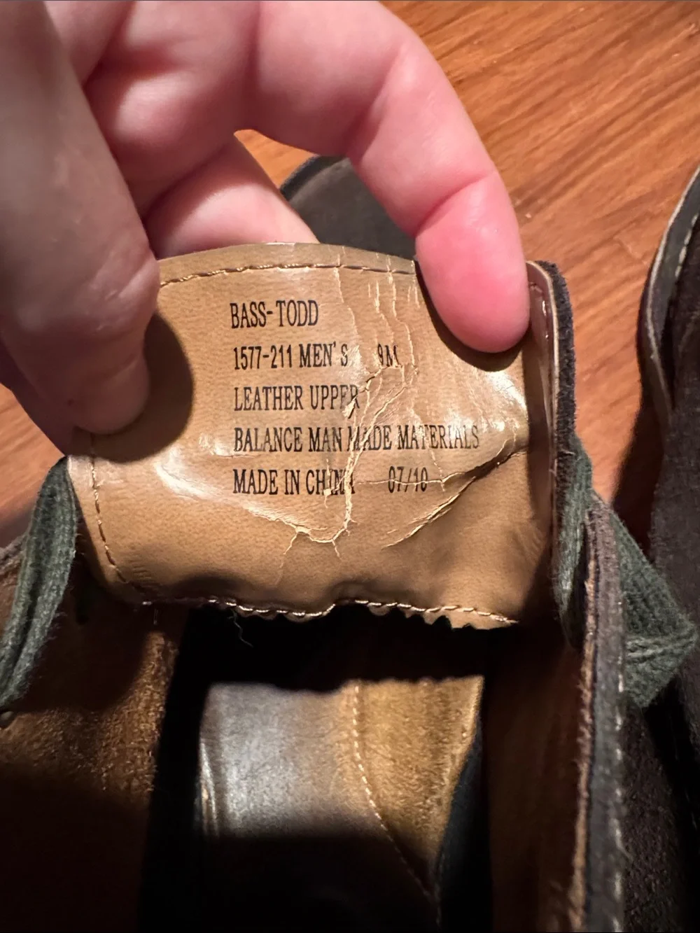 Bass Men's Dark Brown Suede Chukka Boots with Olive Laces